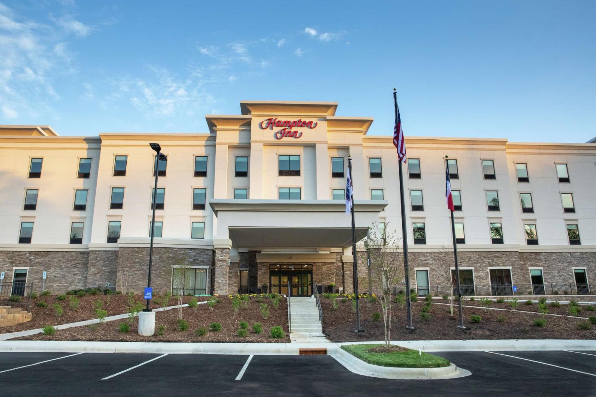 Hotel Hampton Black Mountain