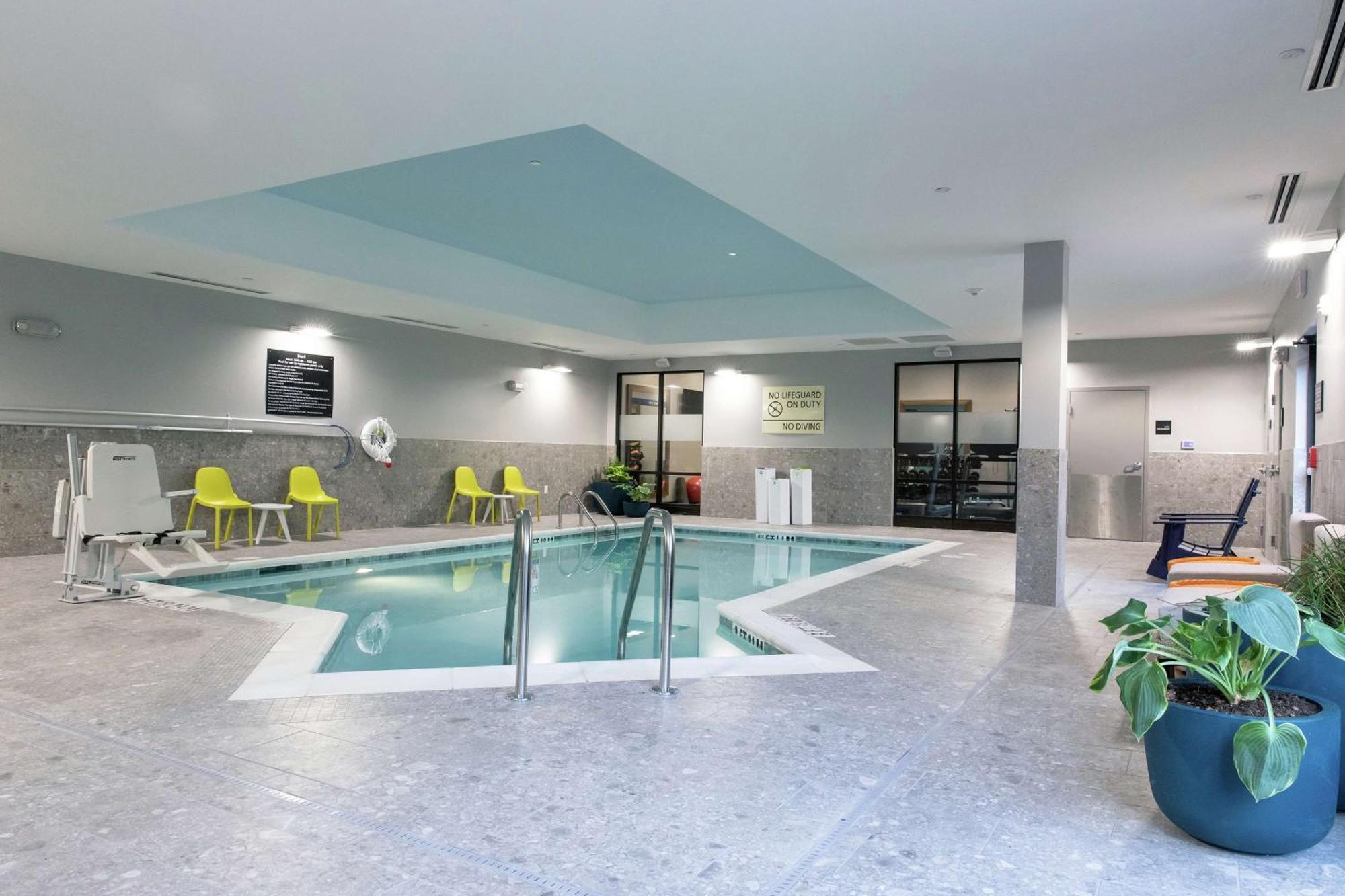 Hotel Hampton 3*